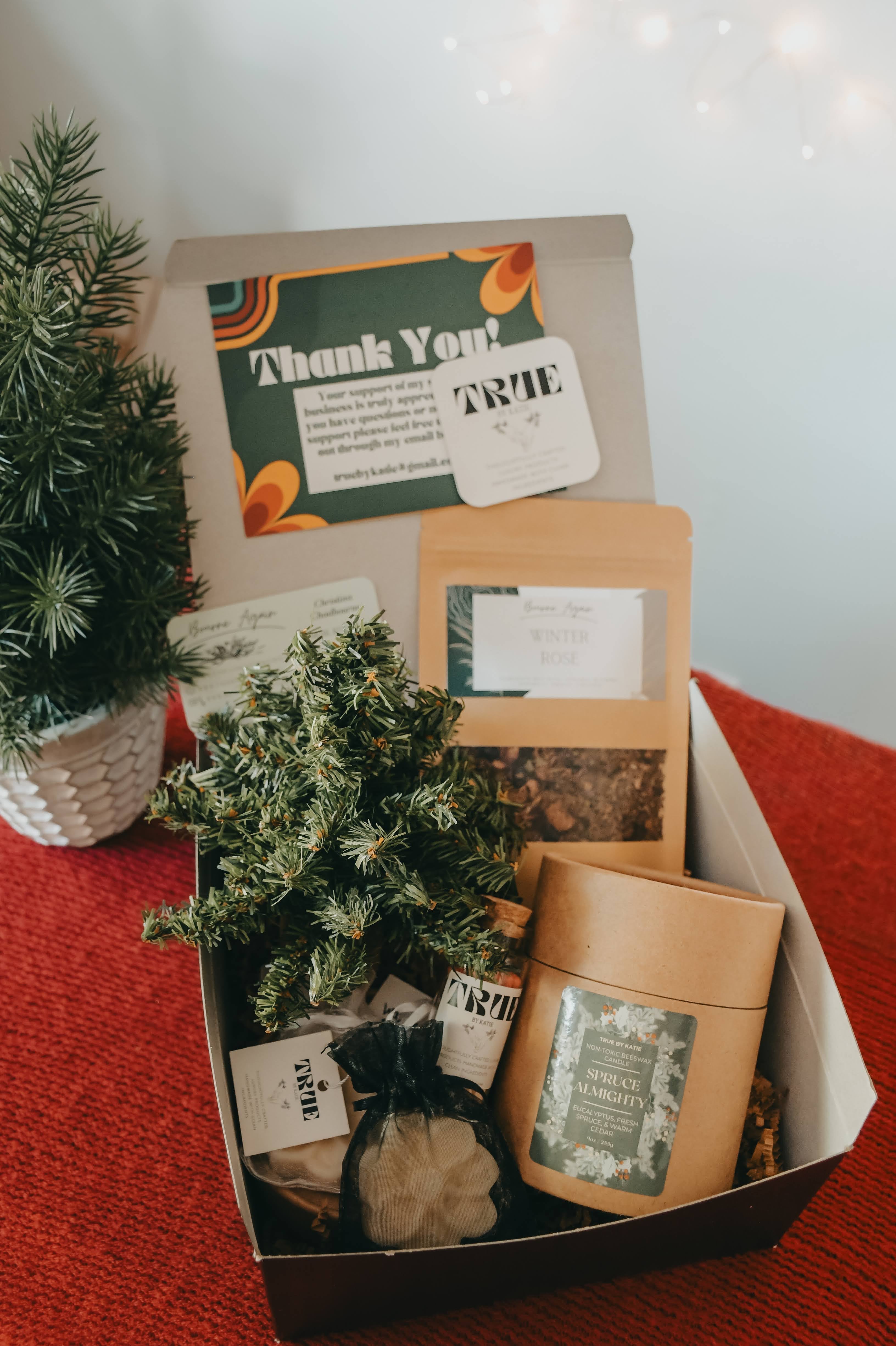Tree and Tea Holiday Gift Set