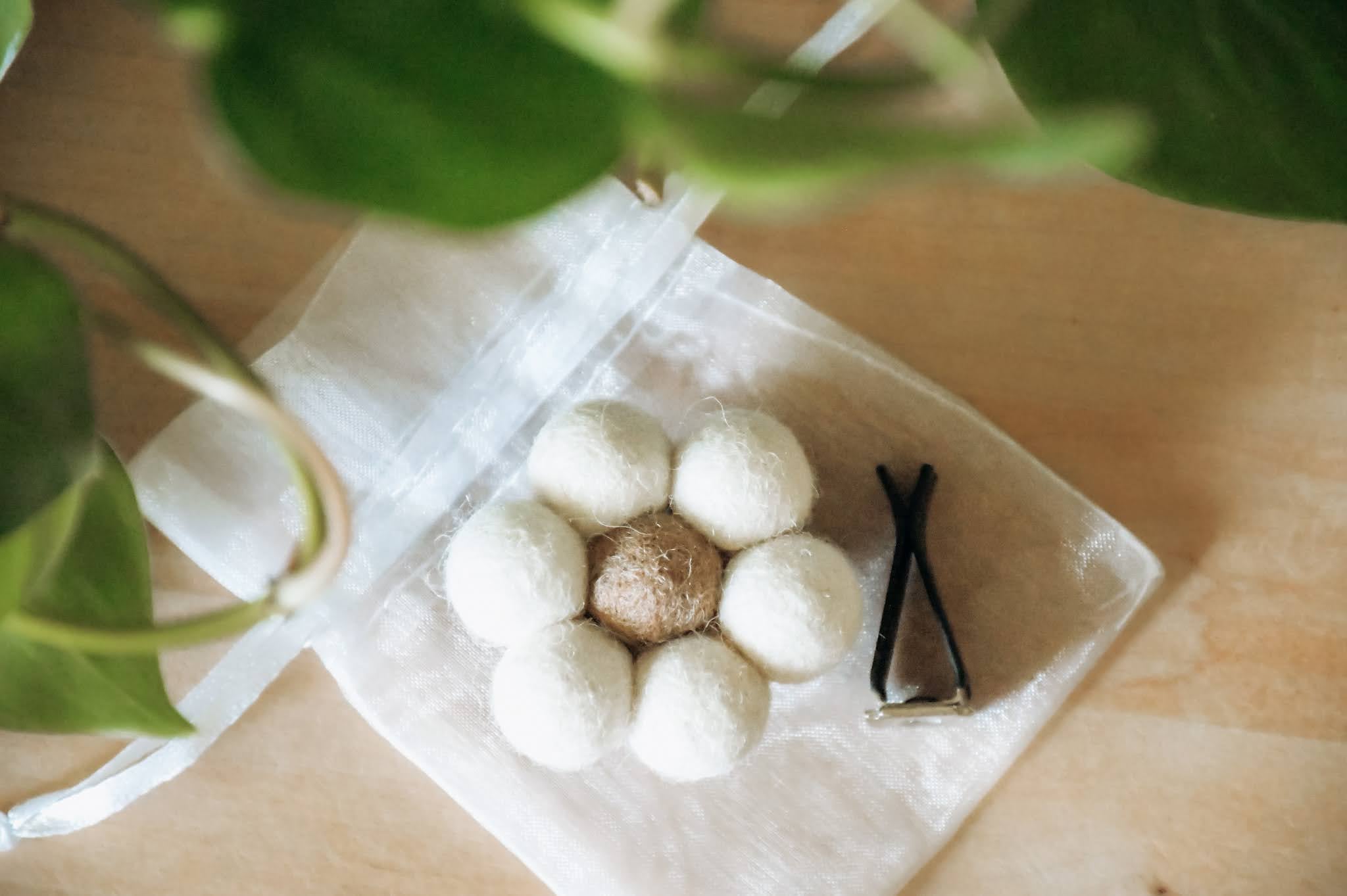 Daisy Wool Fiber Car Vent Diffuser with Clip