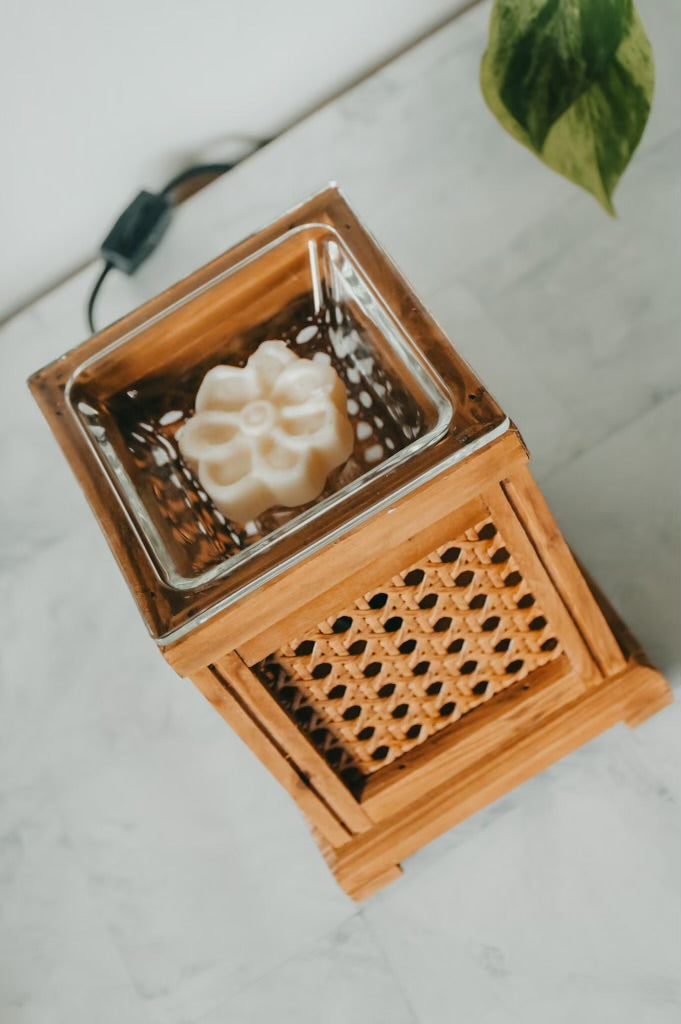 Wood & Cane Vintage Style Illumination Fragrance Warmer
