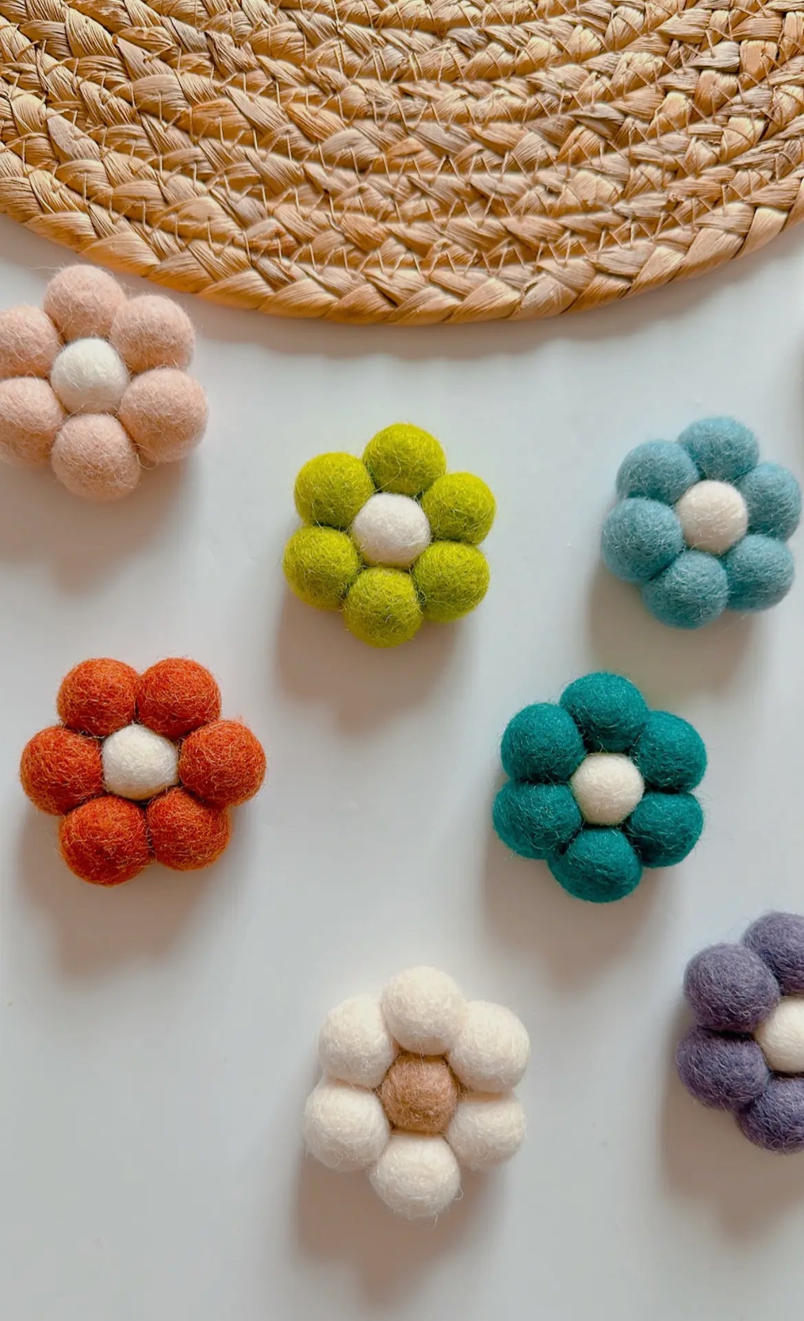 Daisy Wool Fiber Car Vent Diffuser with Clip