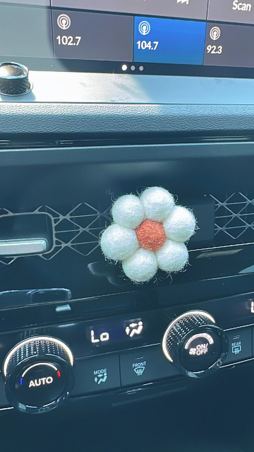 Daisy Wool Fiber Car Vent Diffuser with Clip
