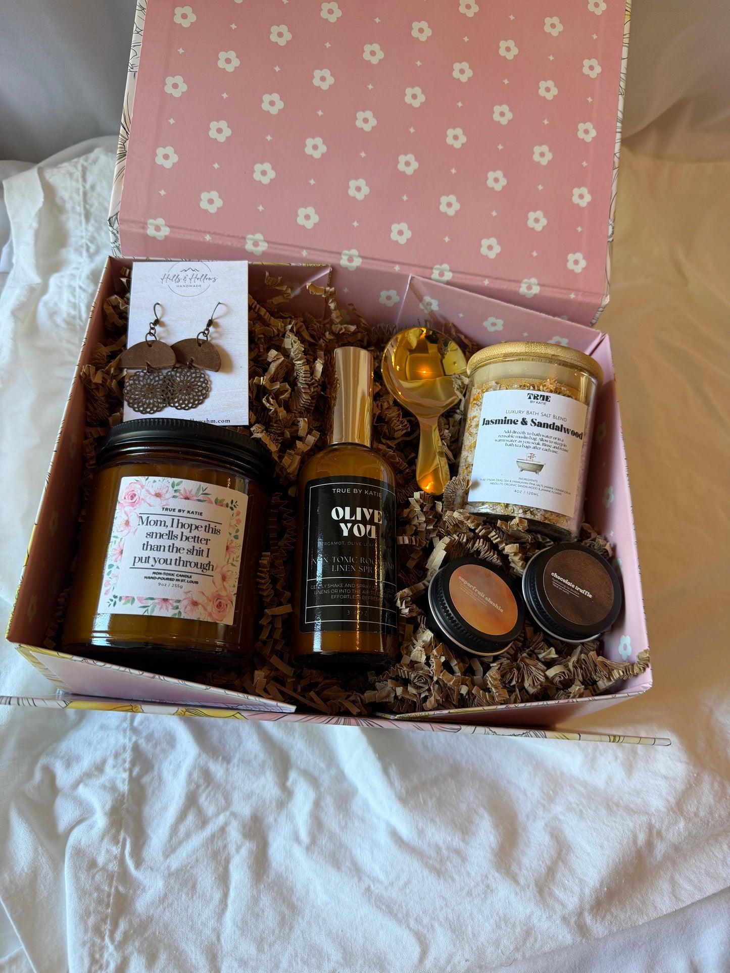 Olive You Gift Box | Candle, Bath Soak & Boutique Accessories ONE AVAILABLE