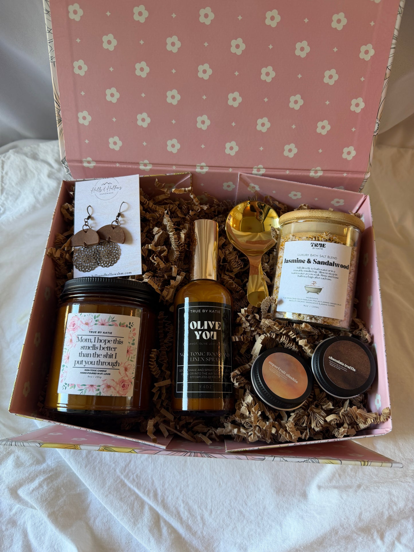 Olive You Gift Box | Candle, Bath Soak & Boutique Accessories ONE AVAILABLE