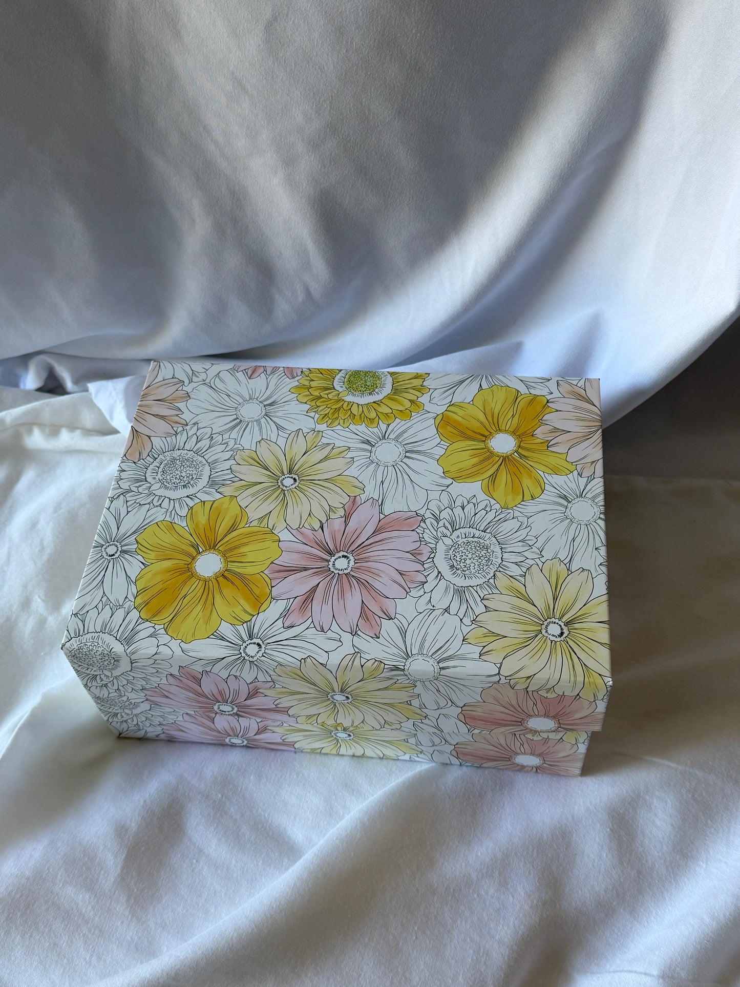 Olive You Gift Box | Candle, Bath Soak & Boutique Accessories ONE AVAILABLE