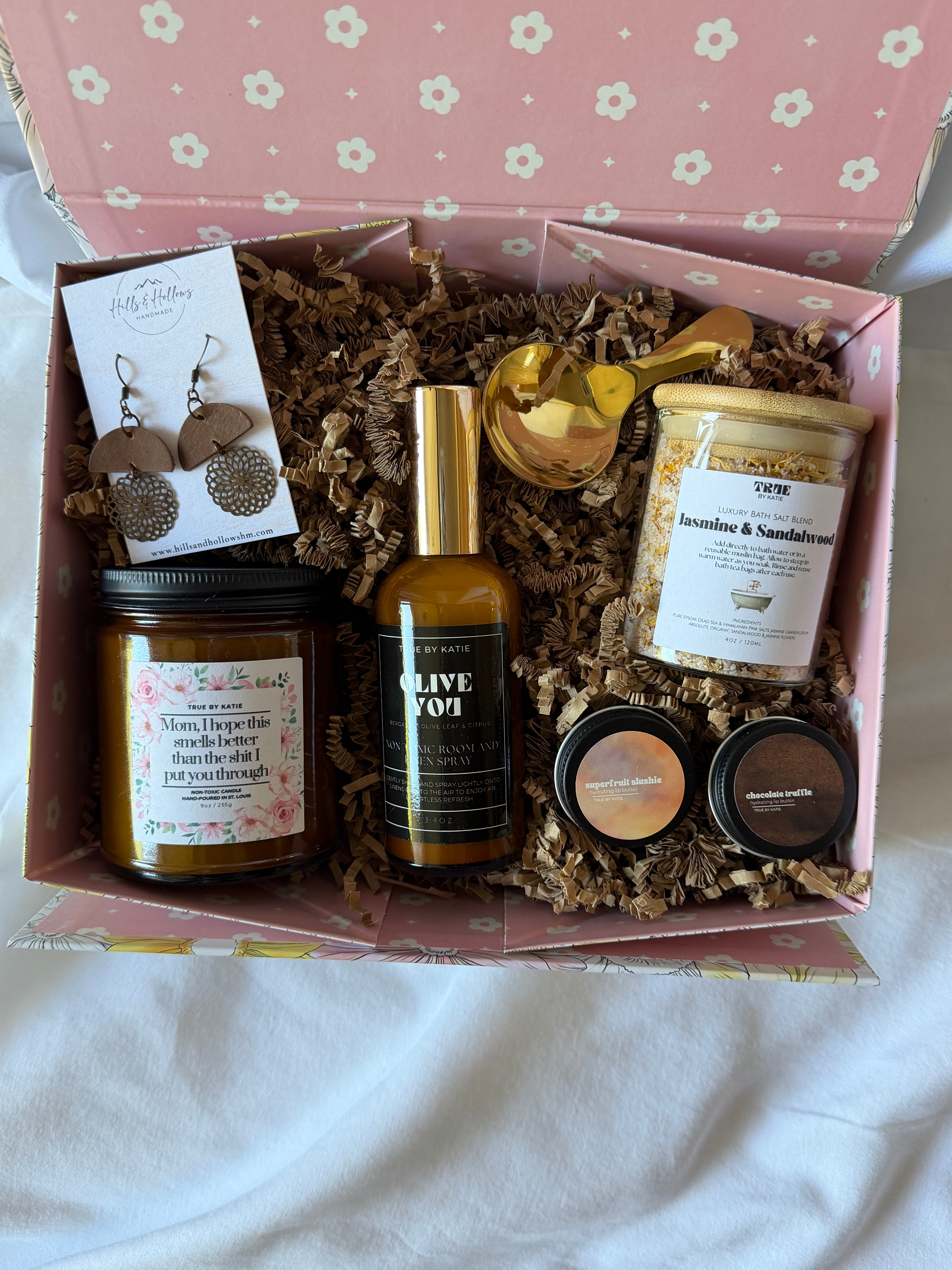 Olive You Gift Box | Candle, Bath Soak & Boutique Accessories ONE AVAILABLE