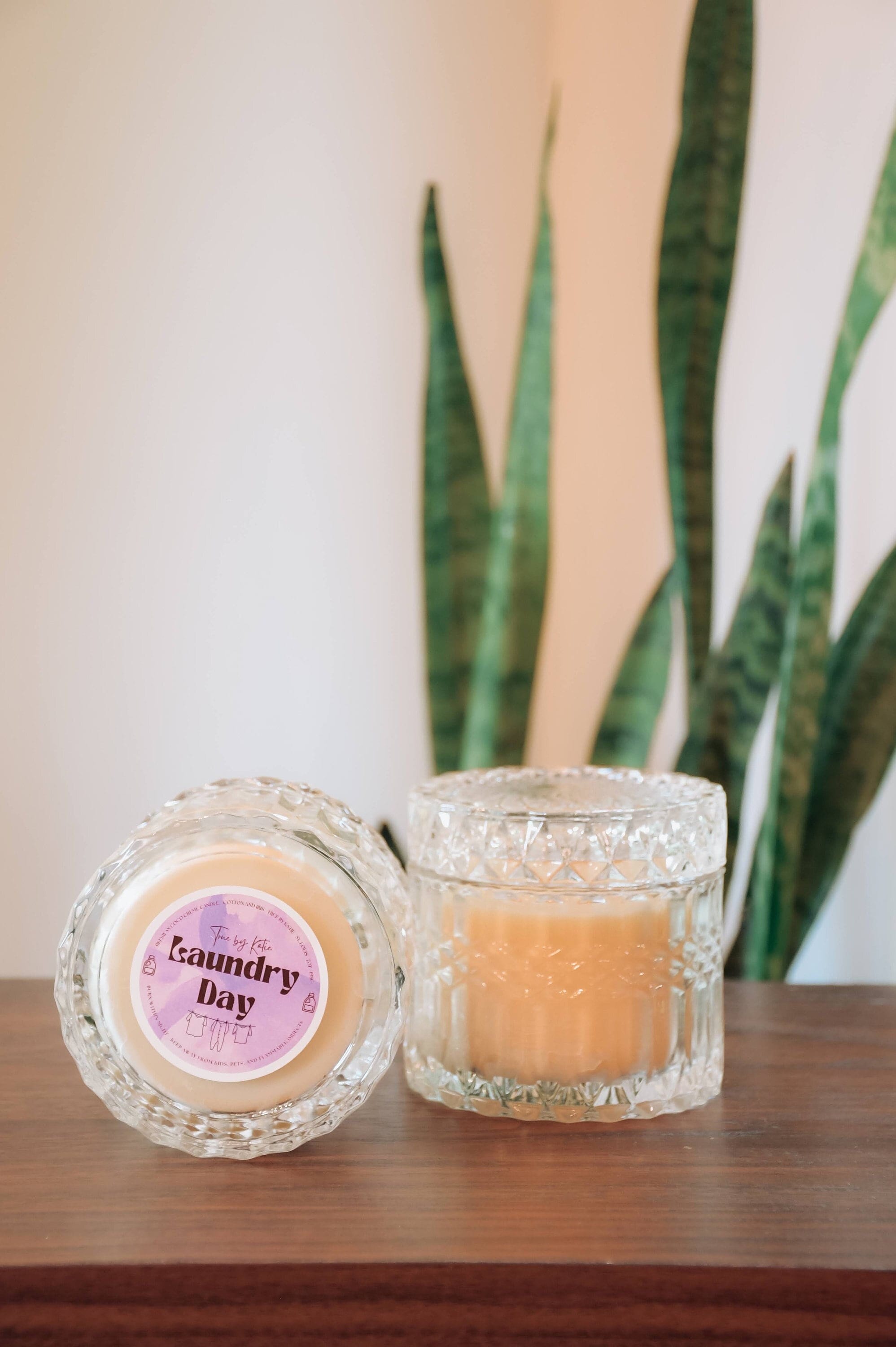 Laundry Day | Beeswax Candle | Wood Wick | 7oz Luxury Glass Jar + Lid | Non-Toxic Scented Candle | Fresh Cotton and Iris Scent